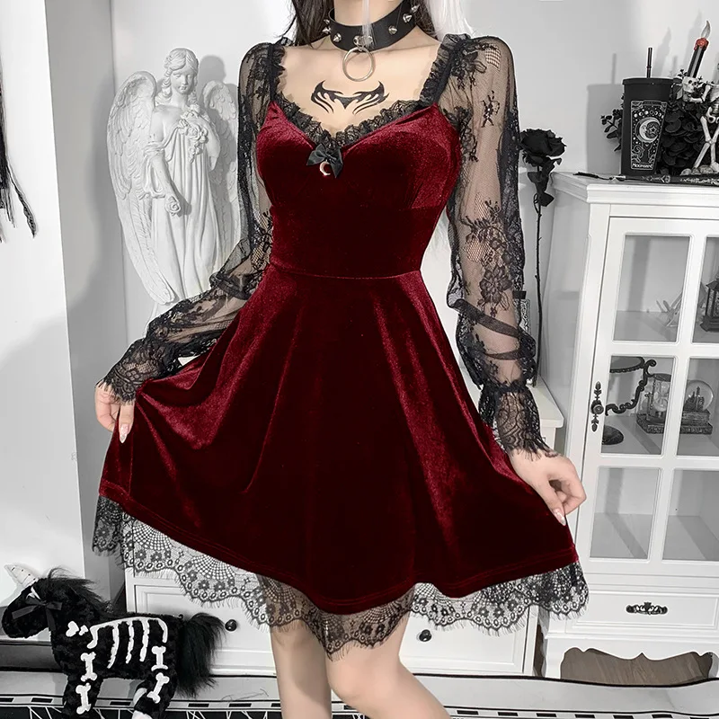 Robe gothique en velours avec dentelle