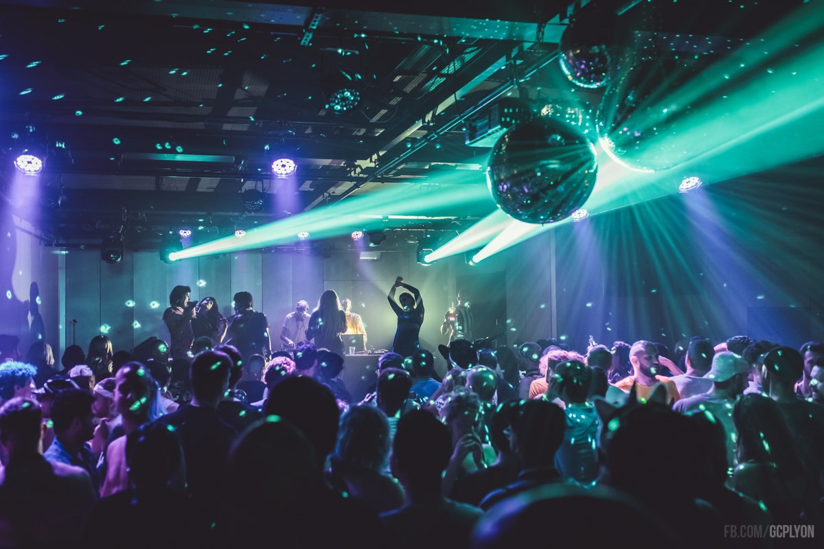 Les meilleurs lieux de soirées techno à Lyon 3 Les meilleurs lieux de soirées techno à Lyon - Le sucre soirée techno lyon tenue de festival.fr - Tenue de festival