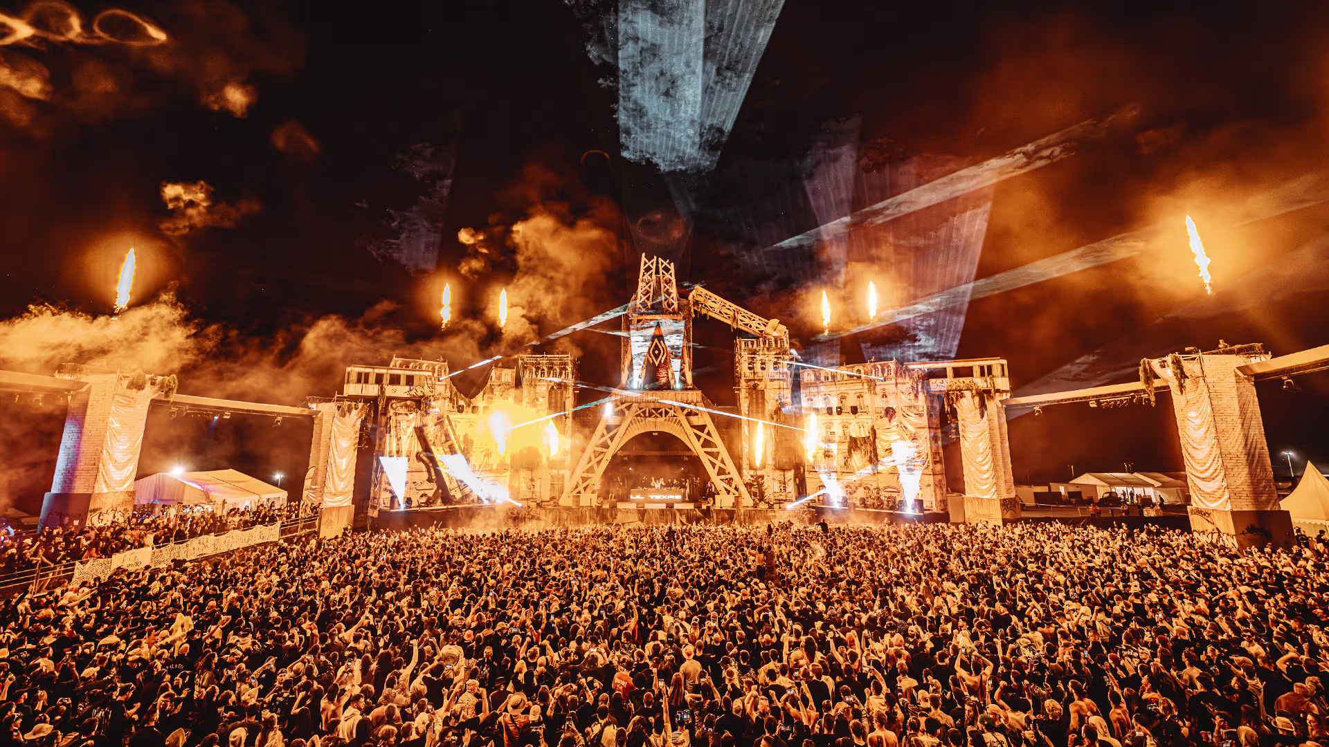 Les meilleurs Festivals Techno en France en 2026 ! - Eskape festival techno france - Tenue de festival