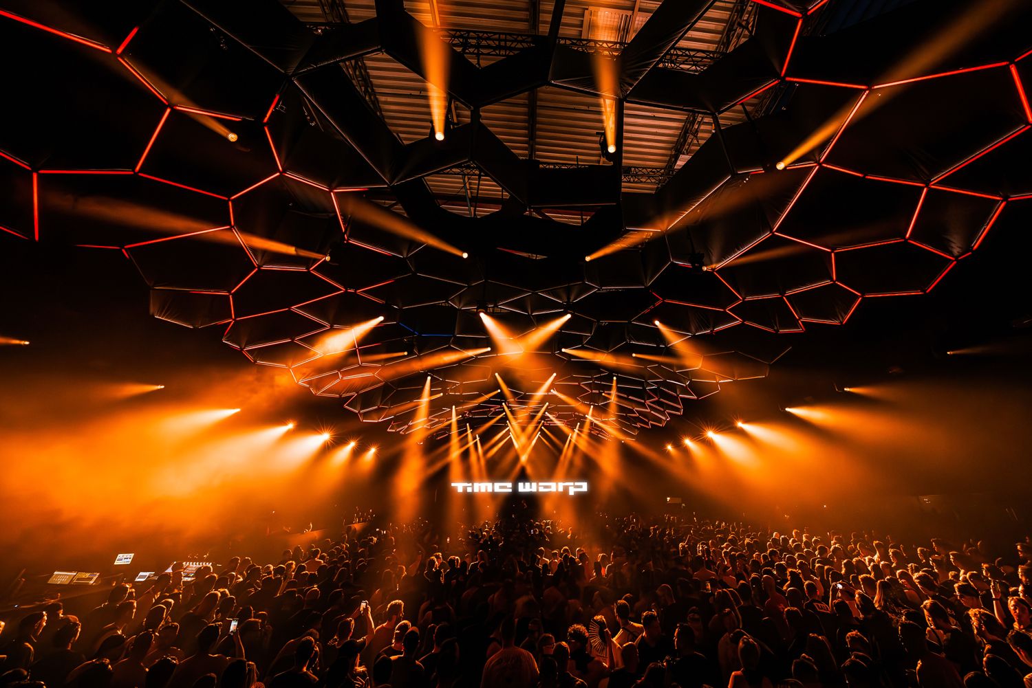 Les meilleurs Festivals Techno en Allemagne en 2026 ! 19 Les meilleurs Festivals Techno en Allemagne en 2026 ! - Time warp germany festivals techno allemagne - Tenue de festival