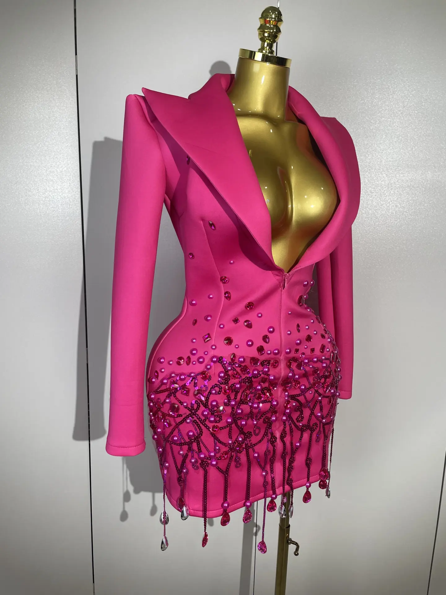 Robe blazer ornée de perles et strass avec décolleté plongeant - Kf sa a f cd cbd b dbafef b d - Tenue de festival