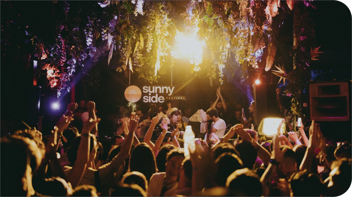 Les meilleurs Festivals Techno à Malte en 2026 ! - Sunny side festival techno malte - Tenue de festival
